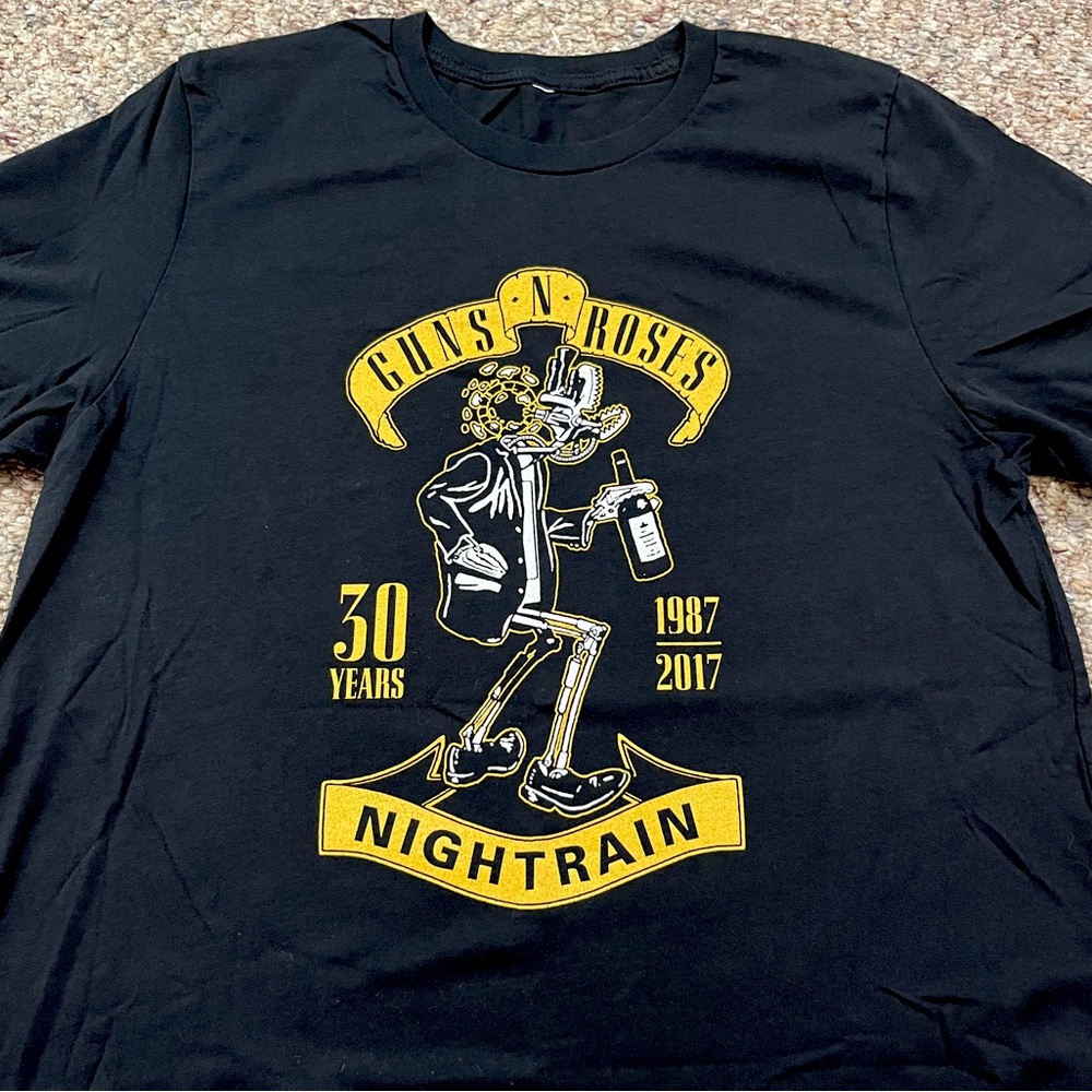 🎸 '17 Guns N' Roses Band Nightrain 30th Ann. UNWORN Whiskey Metal Head T Shirt